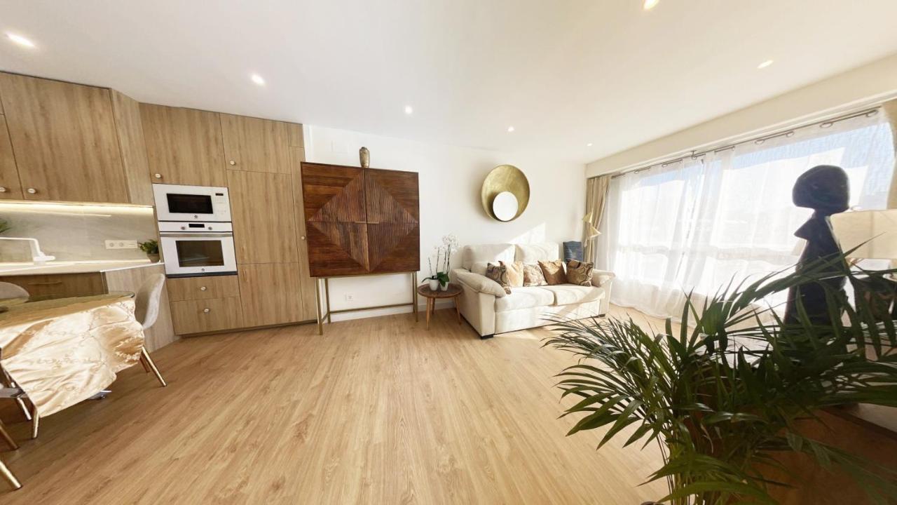 Miramar Luxurious Flat, 3 Double Rooms, Free Parking, Terrace, Completely New San Sebastian Exterior photo