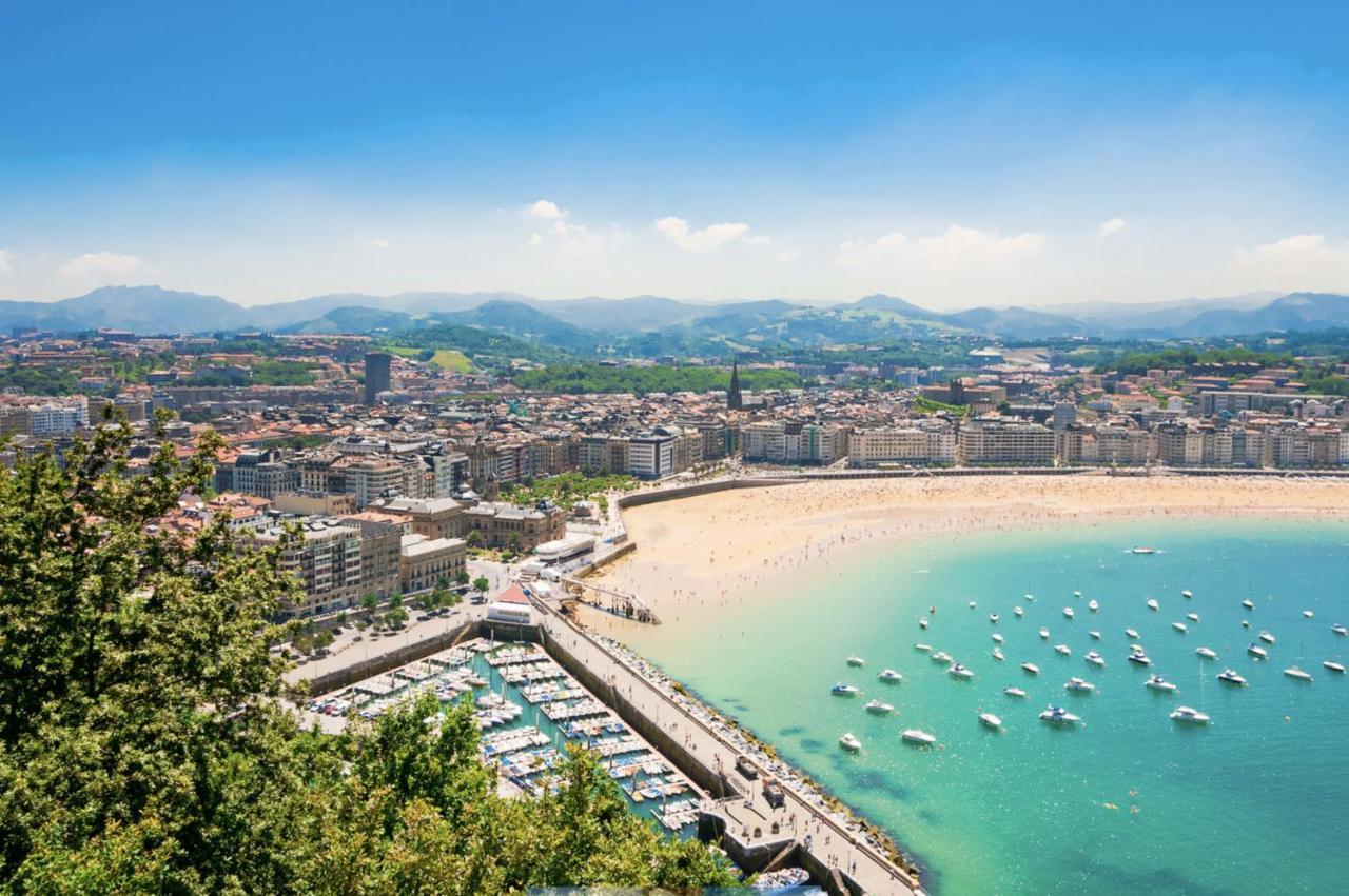 Miramar Luxurious Flat, 3 Double Rooms, Free Parking, Terrace, Completely New San Sebastian Exterior photo