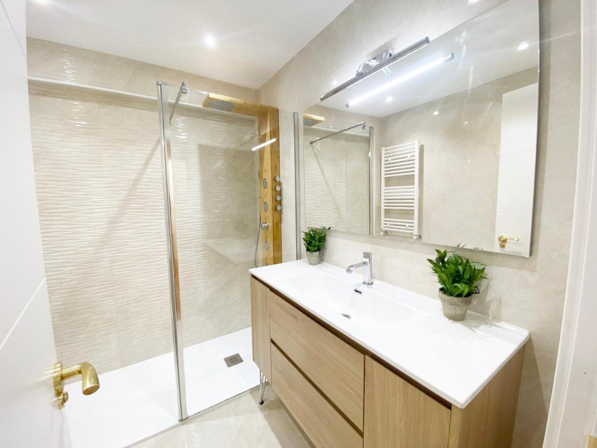 Miramar Luxurious Flat, 3 Double Rooms, Free Parking, Terrace, Completely New San Sebastian Exterior photo